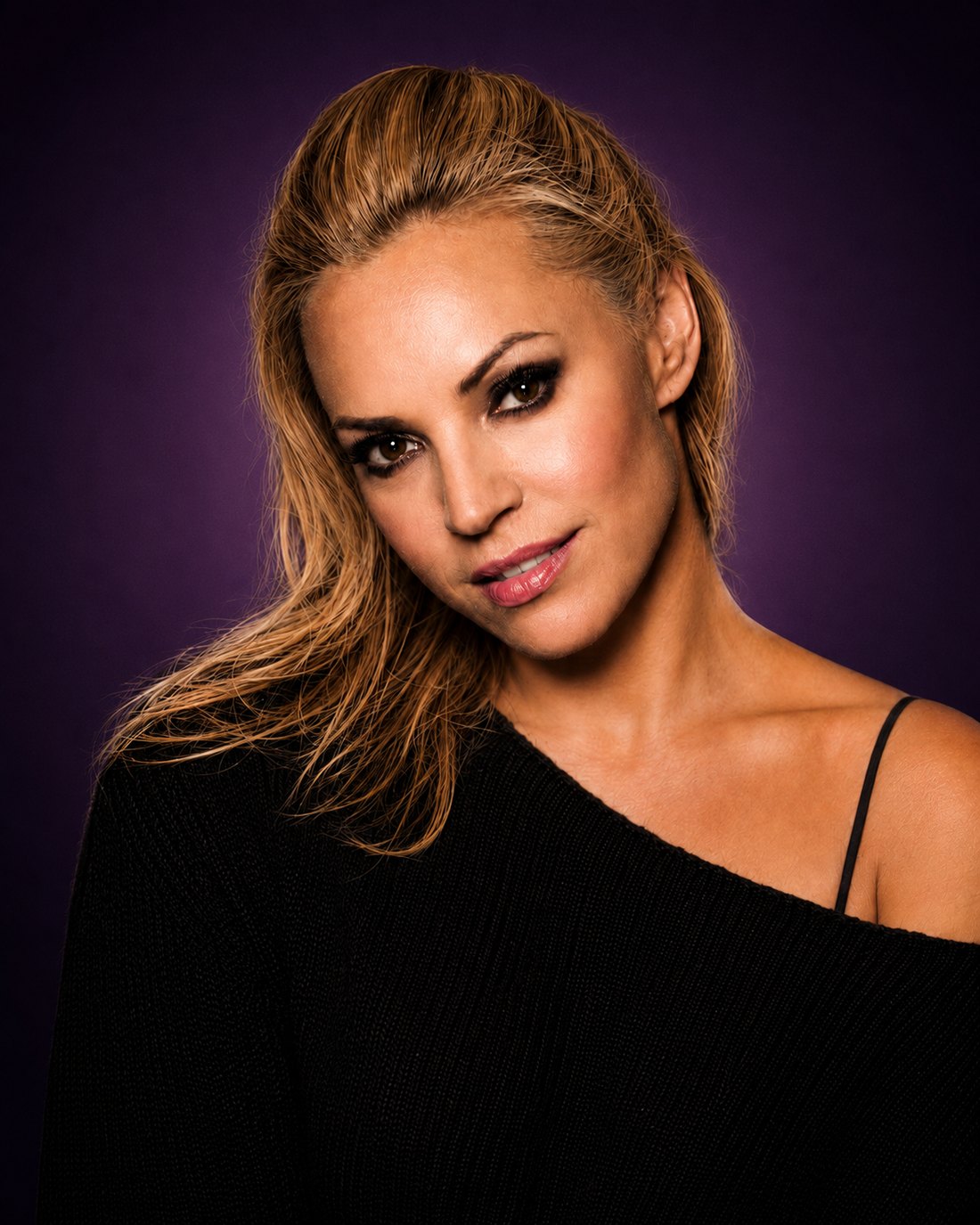 Sári Évi – ICON Talent Management
